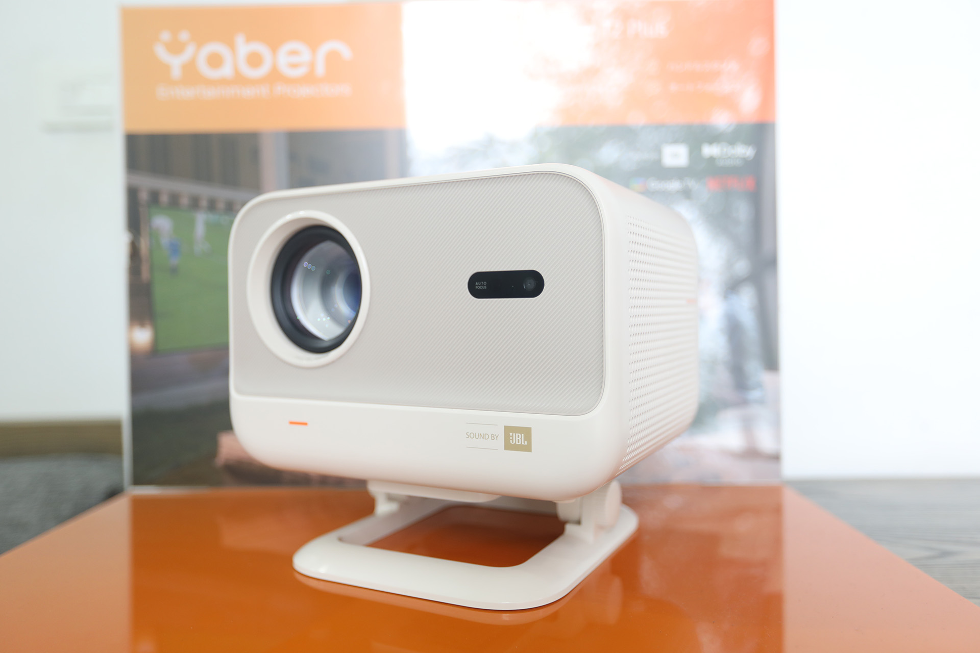 máy chiếu mini thông minh Yaber L2 Plus